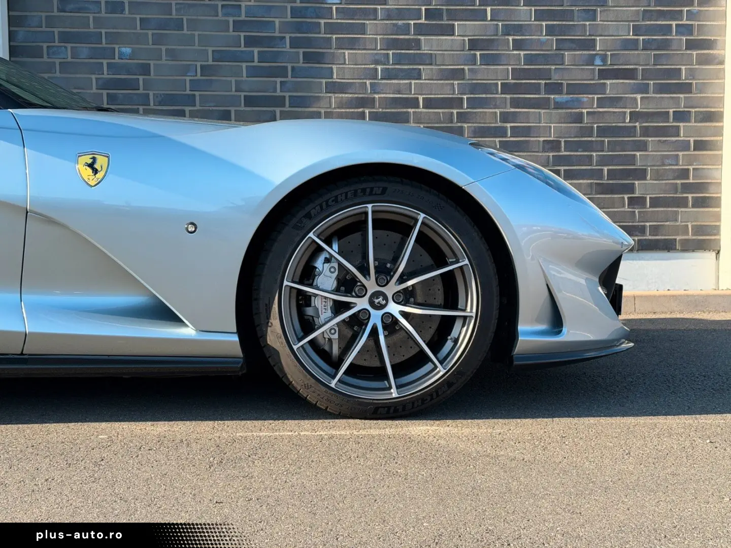 FERRARI 812 Superfast - LIFT- Carbon - Passager Display