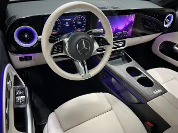 MERCEDES-BENZ CLA 250  EQ Premium Pano MultiBeam Massage