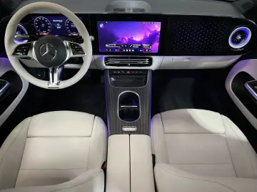 MERCEDES-BENZ CLA 250  EQ Premium Pano MultiBeam Massage