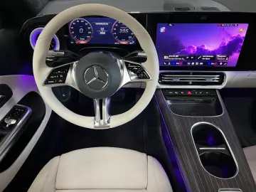 MERCEDES-BENZ CLA 250  EQ Premium Pano MultiBeam Massage