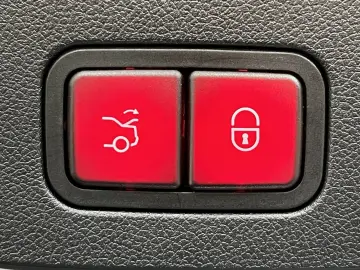 MERCEDES-BENZ CLA 250  EQ Premium Pano MultiBeam Massage