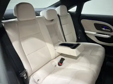 MERCEDES-BENZ CLA 250  EQ Premium Pano MultiBeam Massage