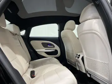 MERCEDES-BENZ CLA 250  EQ Premium Pano MultiBeam Massage