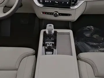 VOLVO XC90 T8 PlusBright Ventilation B&W 360