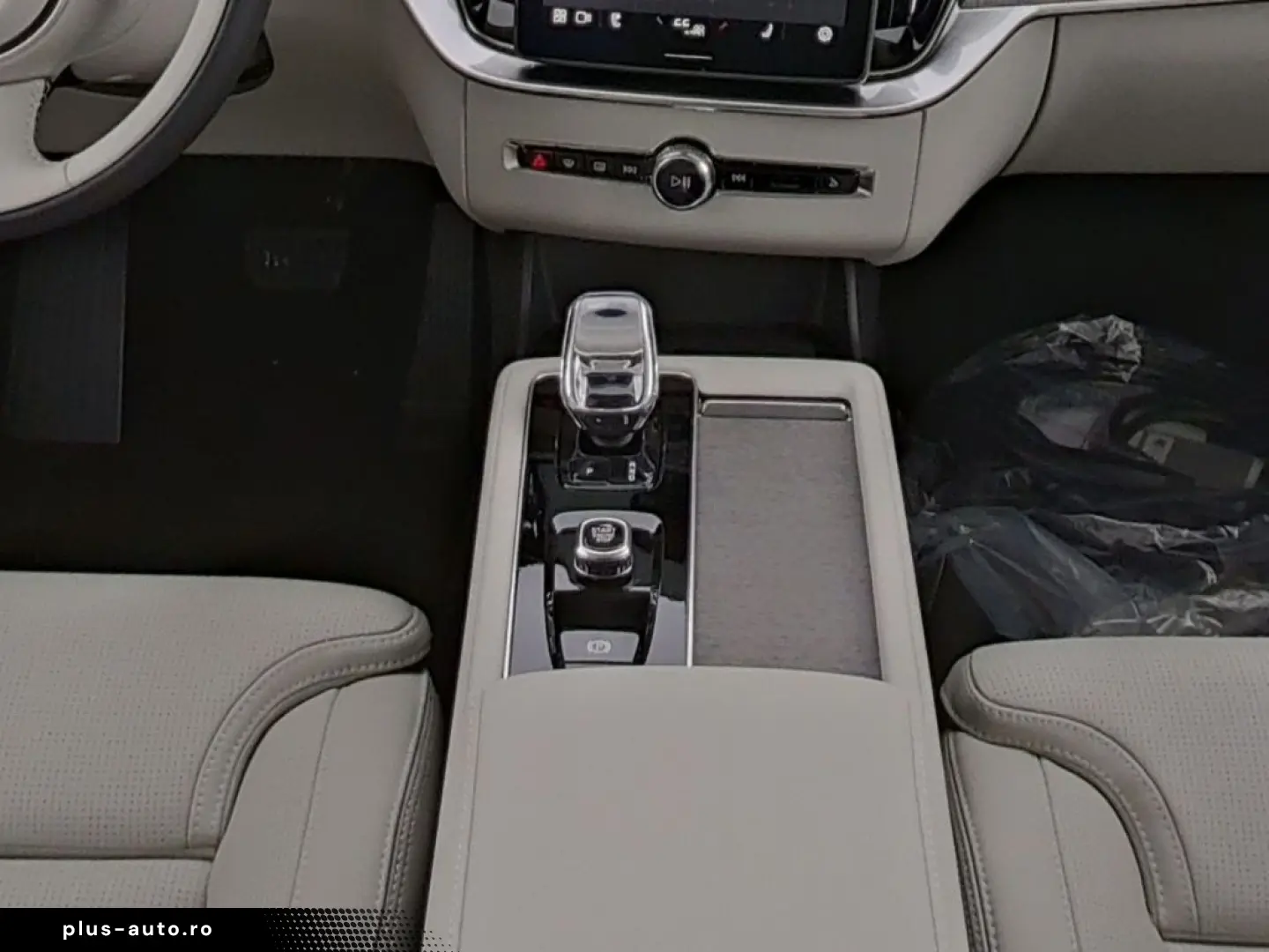 VOLVO XC90 T8 PlusBright Ventilation B&W 360