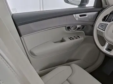VOLVO XC90 T8 PlusBright Ventilation B&W 360