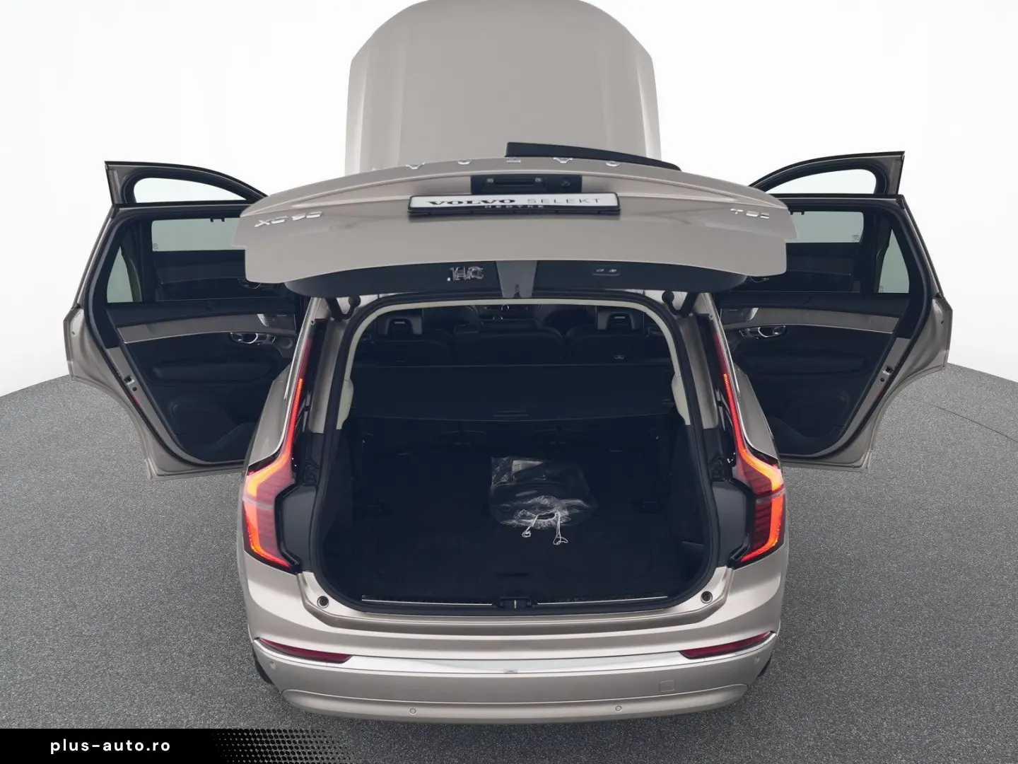 VOLVO XC90 T8 UltraBright Massage Ventilation B&W 360