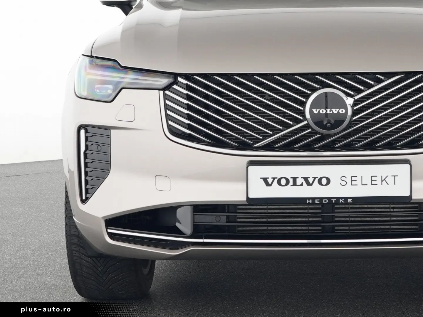 VOLVO XC90 T8 UltraBright Massage Ventilation B&W 360