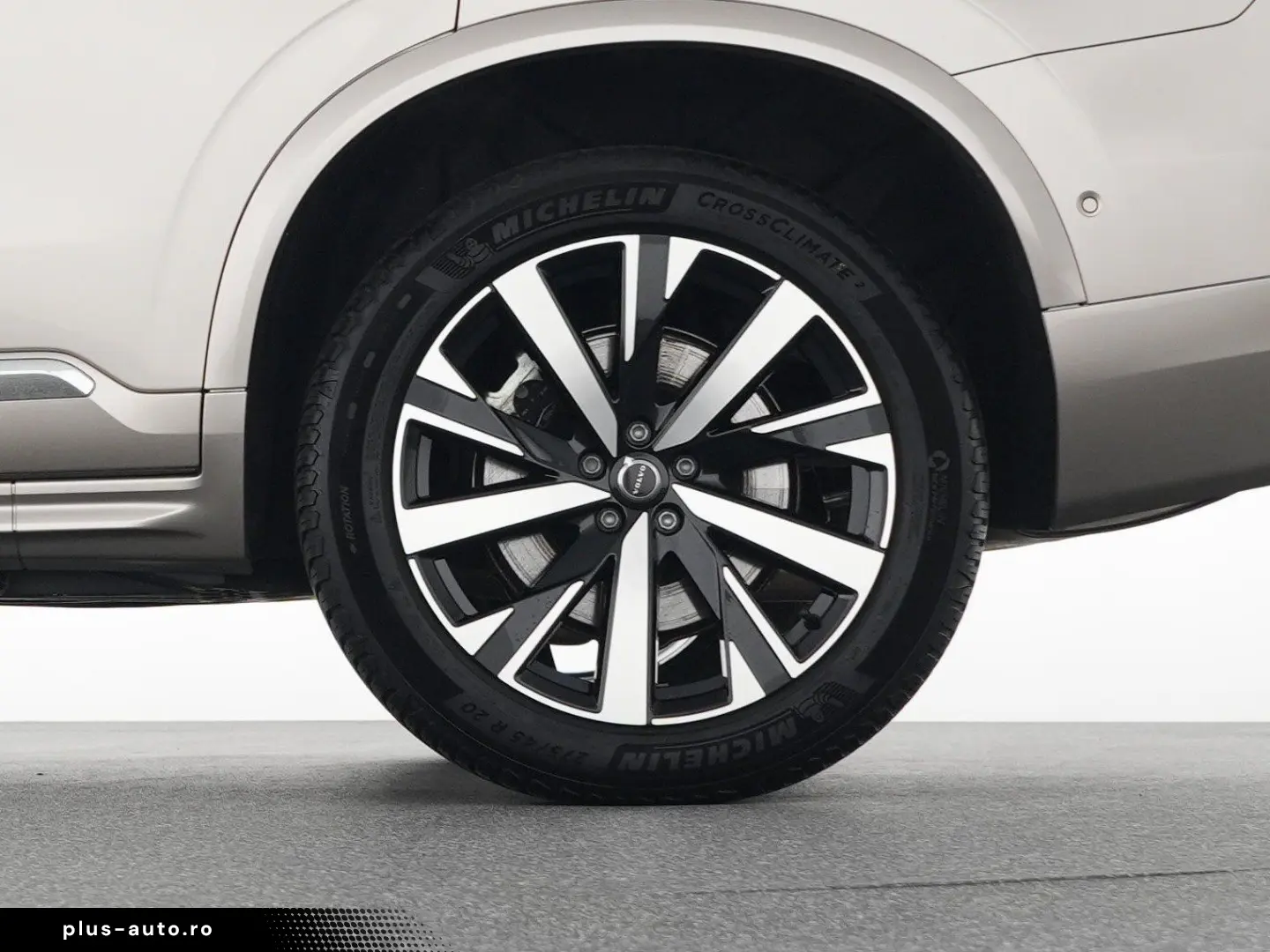 VOLVO XC90 T8 UltraBright Massage Ventilation B&W 360