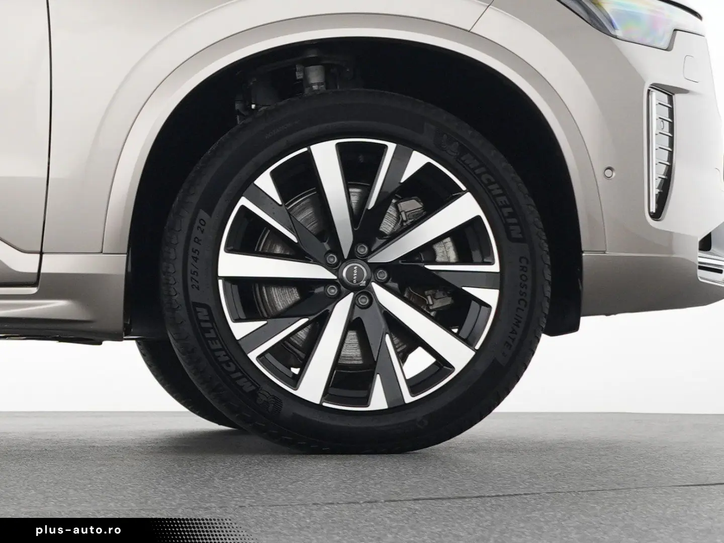 VOLVO XC90 T8 UltraBright Massage Ventilation B&W 360