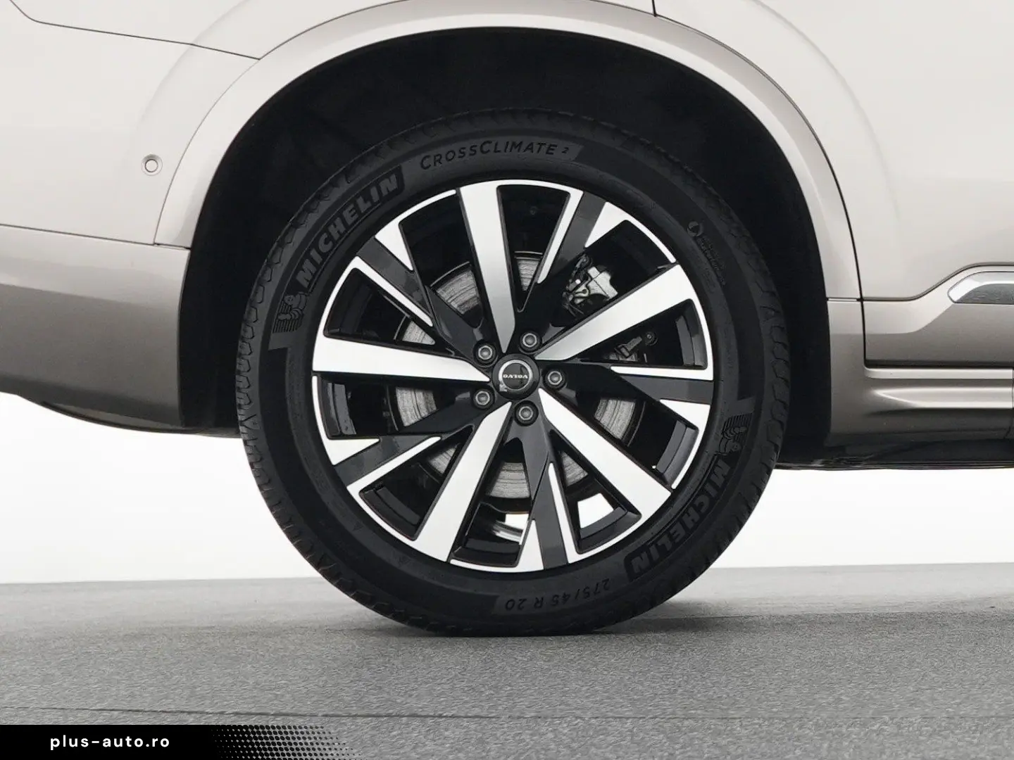 VOLVO XC90 T8 UltraBright Massage Ventilation B&W 360