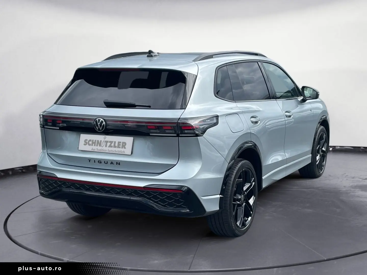 VW Tiguan R-Line 2.0 TDI 4M DSG PANO H&K STHZ 360