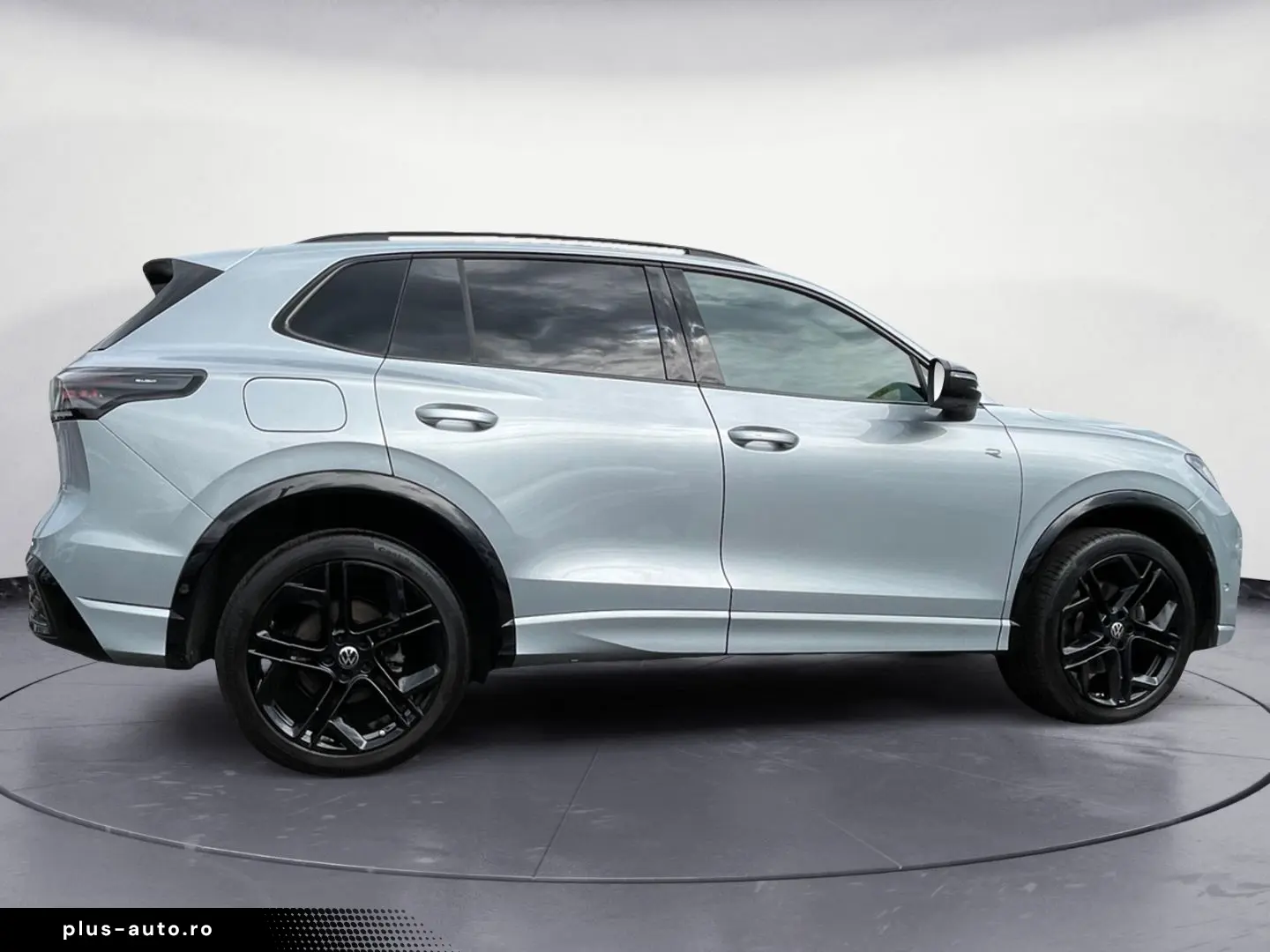 VW Tiguan R-Line 2.0 TDI 4M DSG PANO H&K STHZ 360
