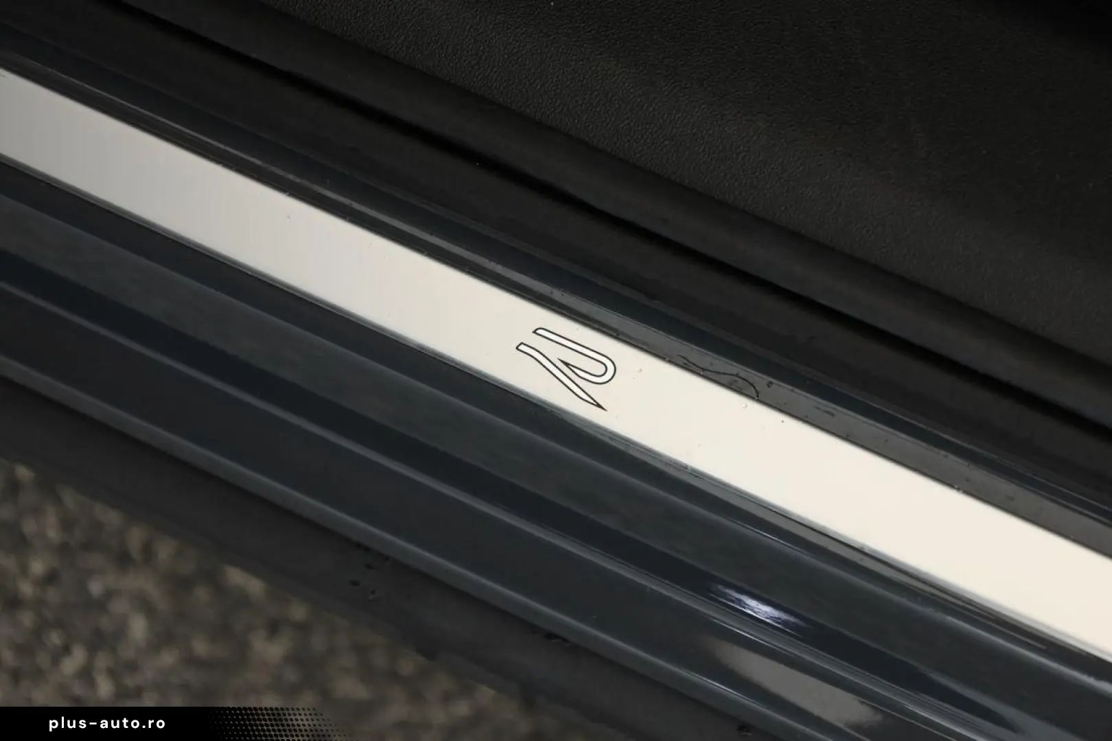 VW Tiguan 2.0 TDI 4M DSG R-Line Leder Pano Navi 360