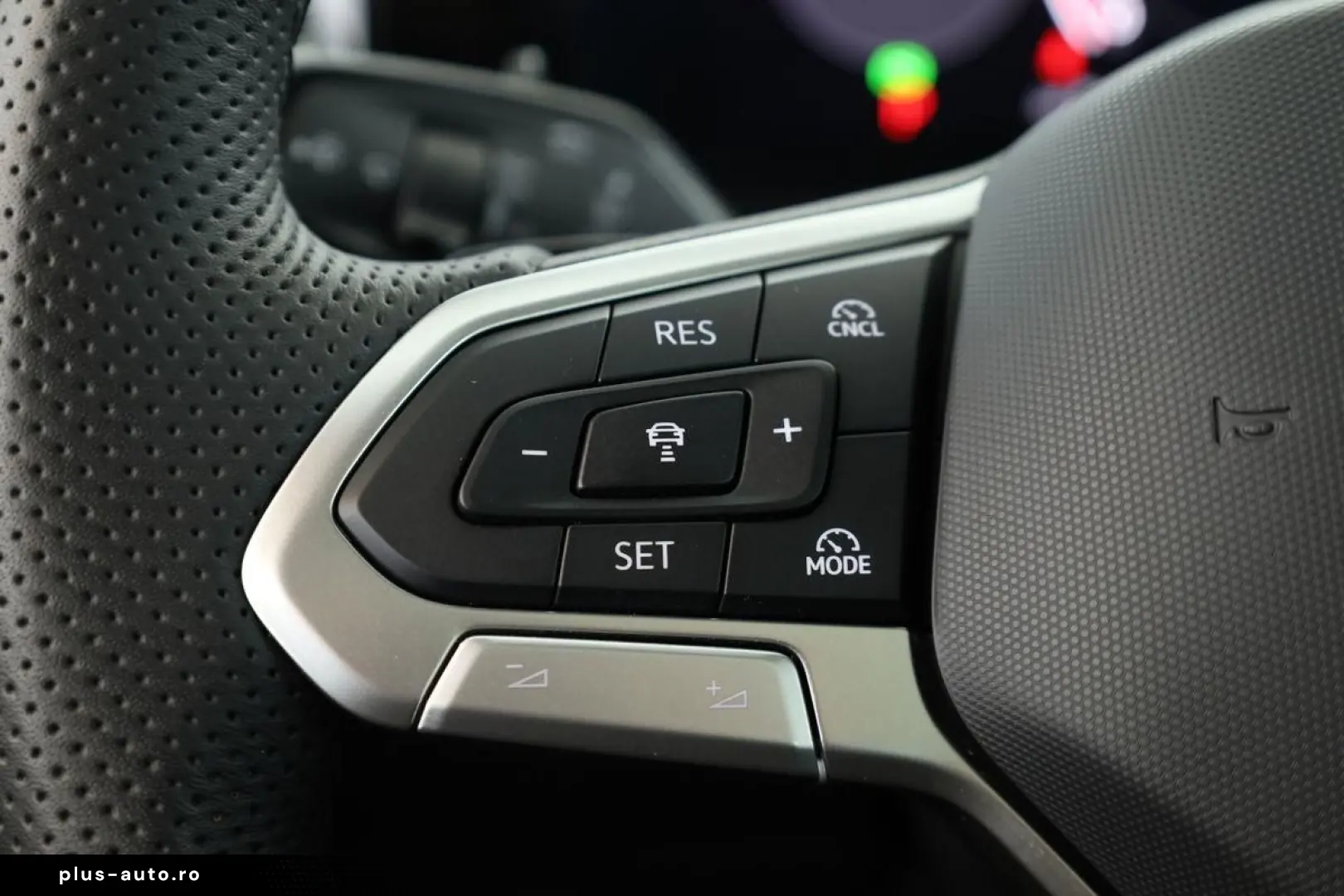VW Tiguan 2.0 TDI 4M DSG R-Line Leder Pano Navi 360