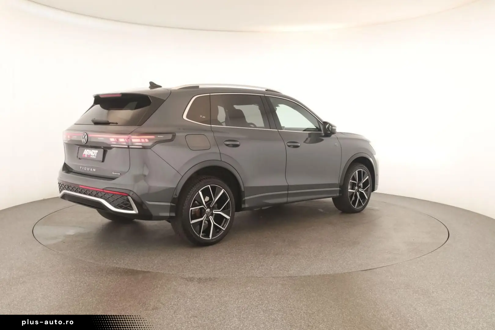 VW Tiguan 2.0 TDI 4M DSG R-Line Leder Pano Navi 360