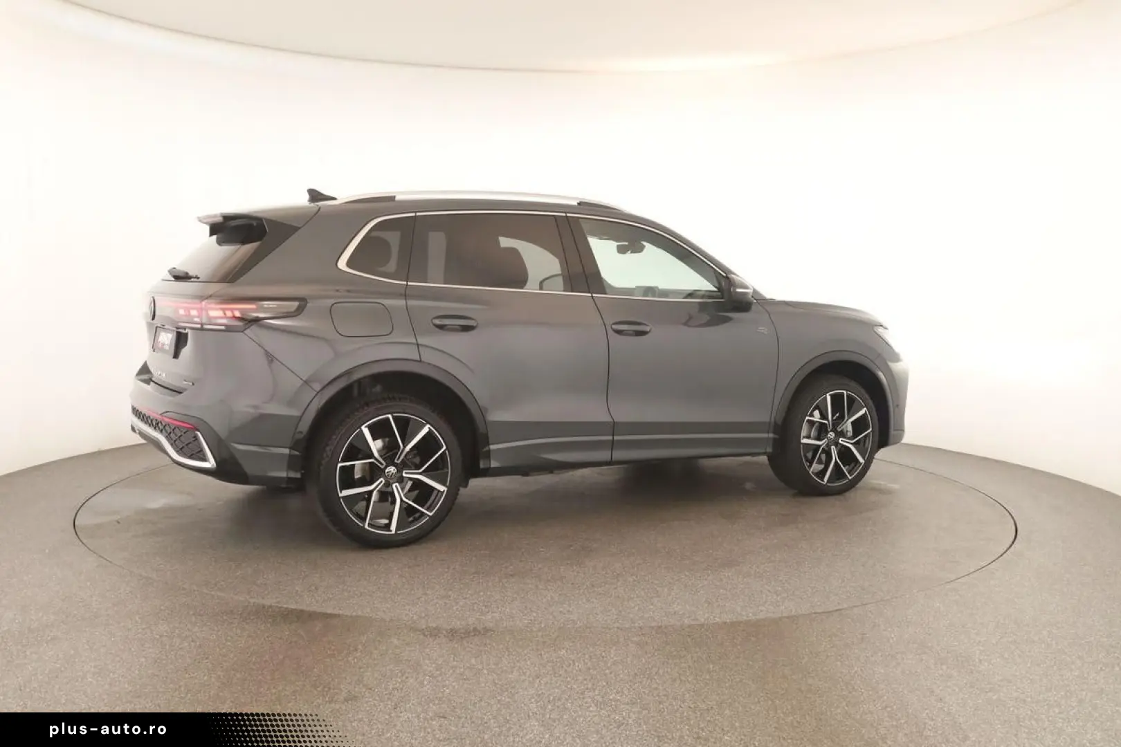 VW Tiguan 2.0 TDI 4M DSG R-Line Leder Pano Navi 360