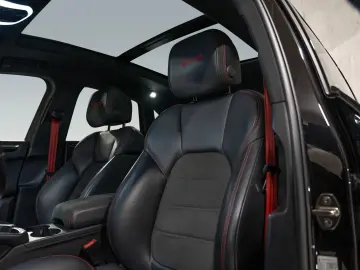 PORSCHE Macan GTS BOSE Sport