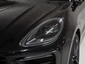 PORSCHE Macan GTS BOSE Sport