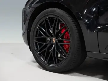 PORSCHE Macan GTS BOSE Sport