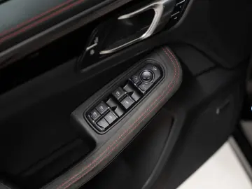 PORSCHE Macan GTS BOSE Sport