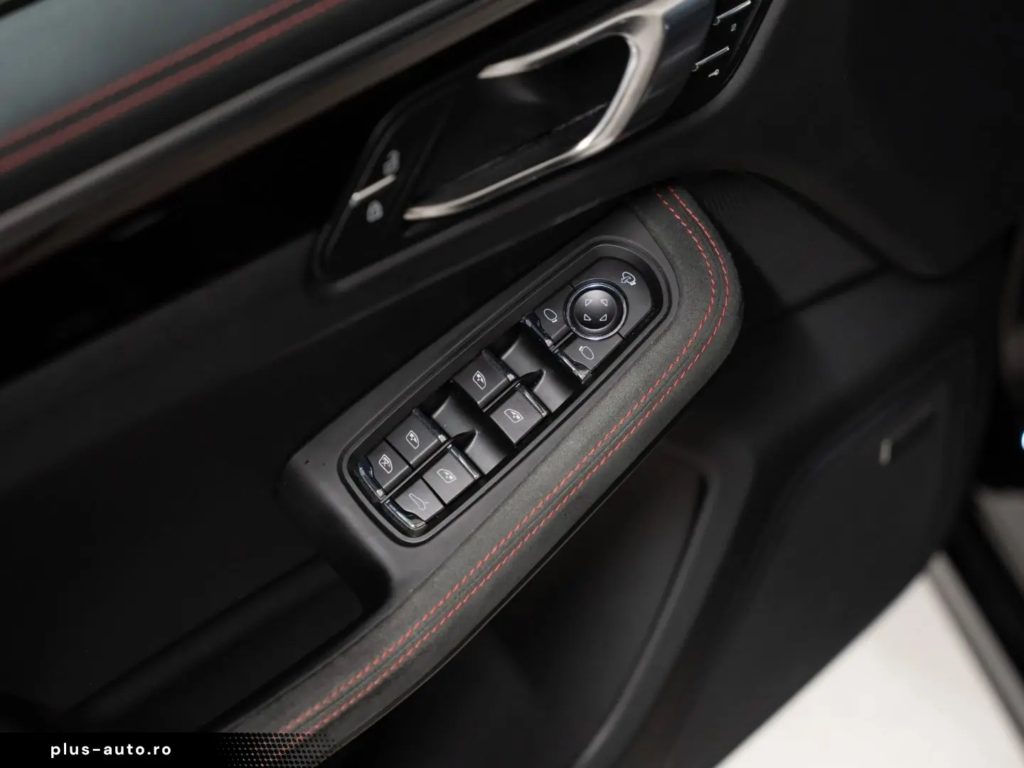 PORSCHE Macan GTS BOSE Sport