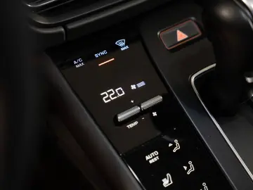 PORSCHE Macan GTS BOSE Sport