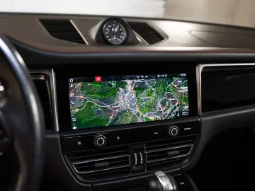 PORSCHE Macan GTS BOSE Sport