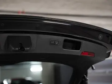 PORSCHE Macan GTS BOSE Sport