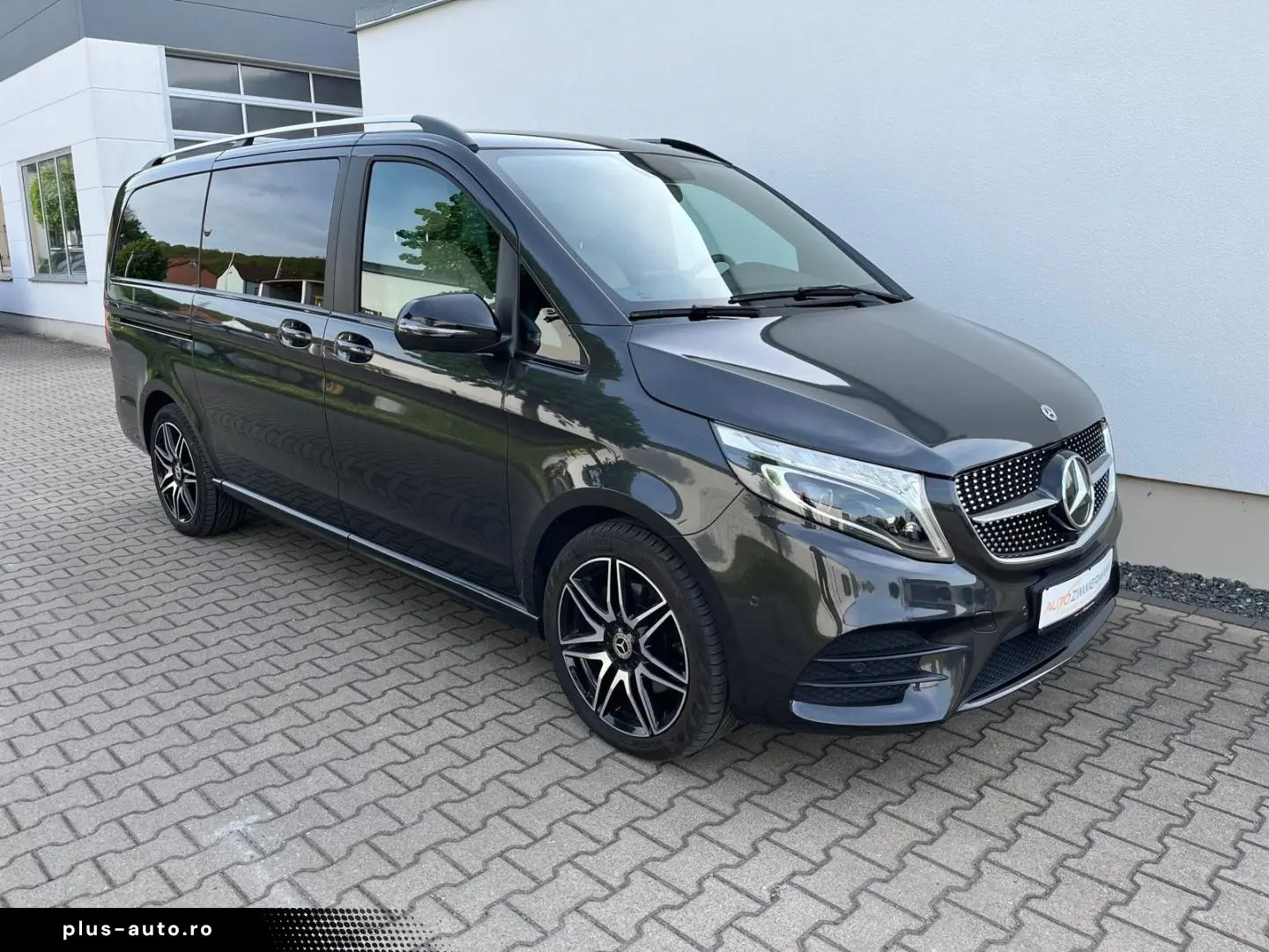 MERCEDES-BENZ V300 Avantgarde Edition AMG MBUX