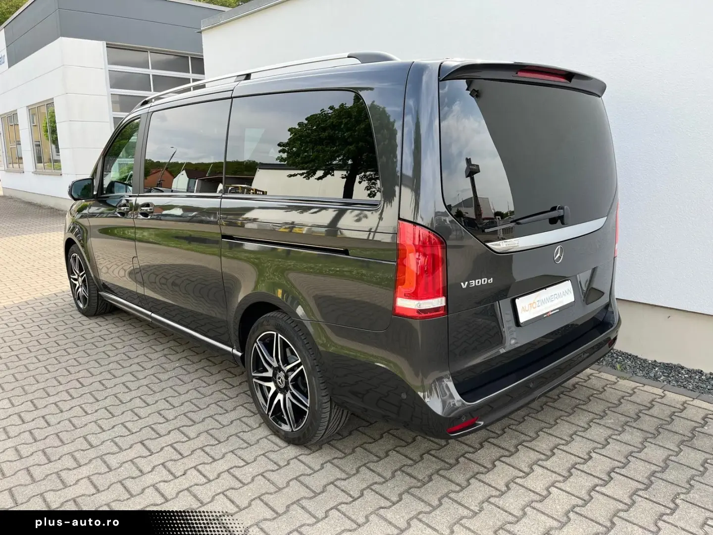 MERCEDES-BENZ V300 Avantgarde Edition AMG MBUX