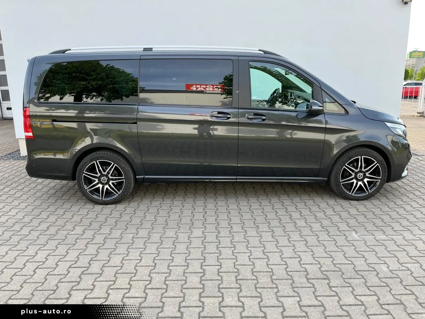 MERCEDES-BENZ V300 Avantgarde Edition AMG MBUX