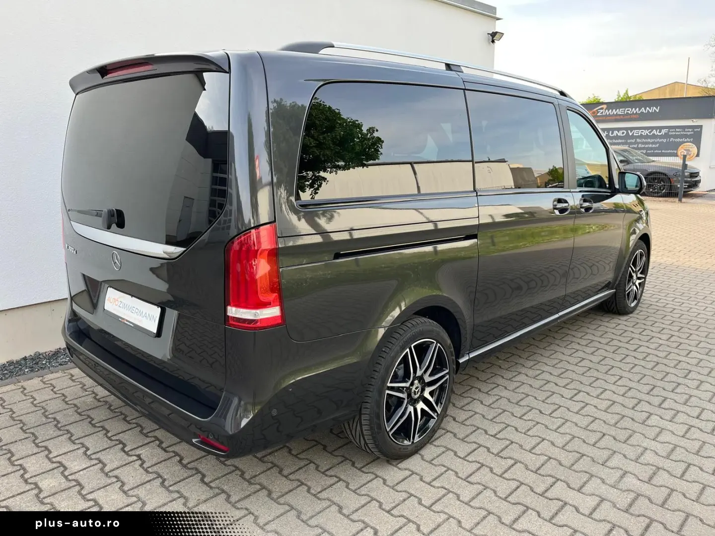 MERCEDES-BENZ V300 Avantgarde Edition AMG MBUX