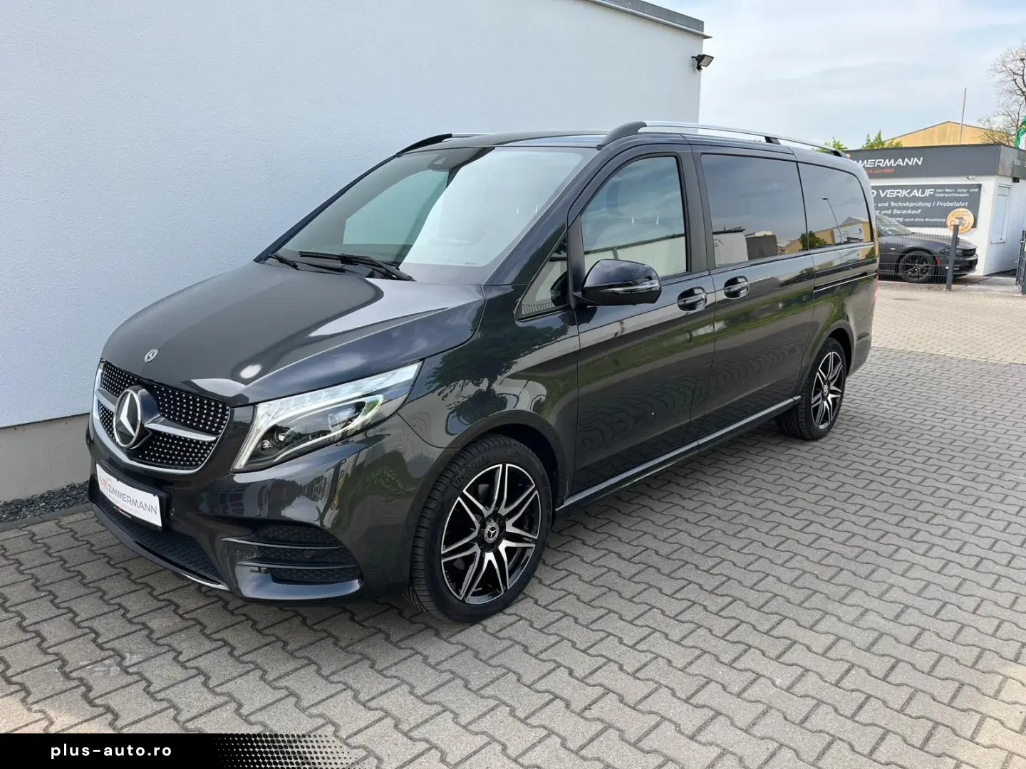 MERCEDES-BENZ V300 Avantgarde Edition AMG MBUX