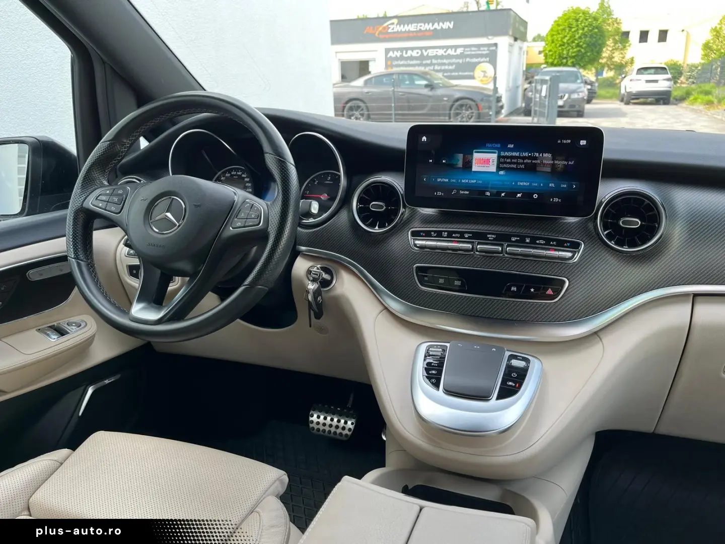 MERCEDES-BENZ V300 Avantgarde Edition AMG MBUX