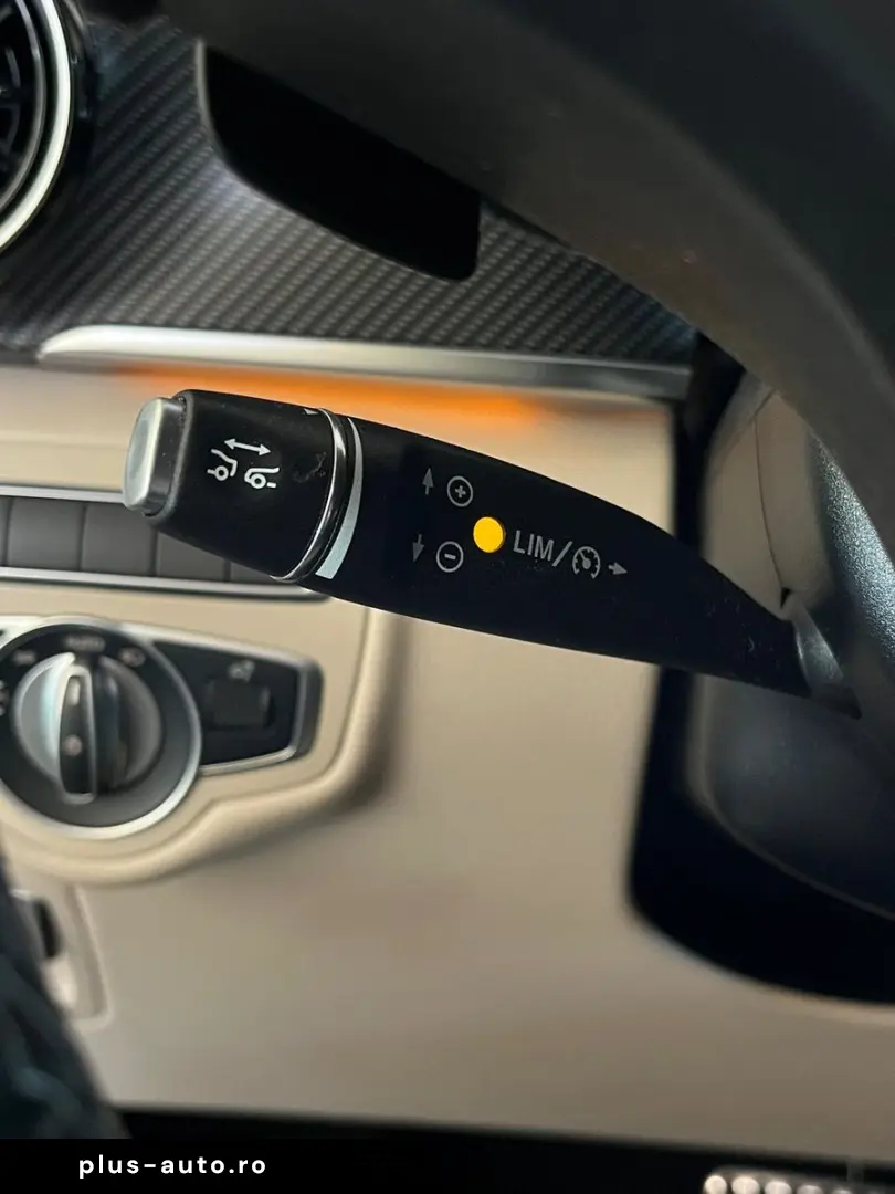 MERCEDES-BENZ V300 Avantgarde Edition AMG MBUX