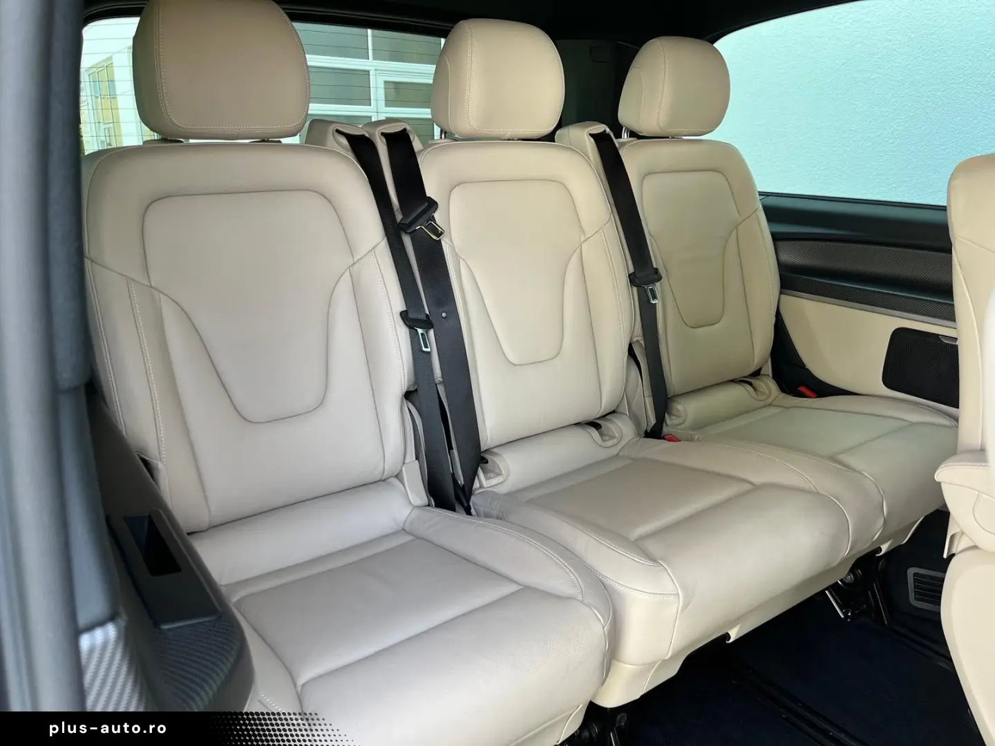 MERCEDES-BENZ V300 Avantgarde Edition AMG MBUX