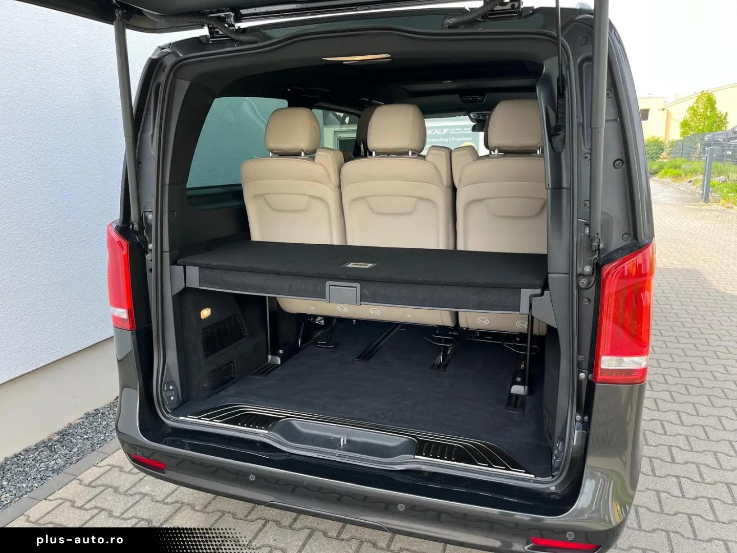 MERCEDES-BENZ V300 Avantgarde Edition AMG MBUX