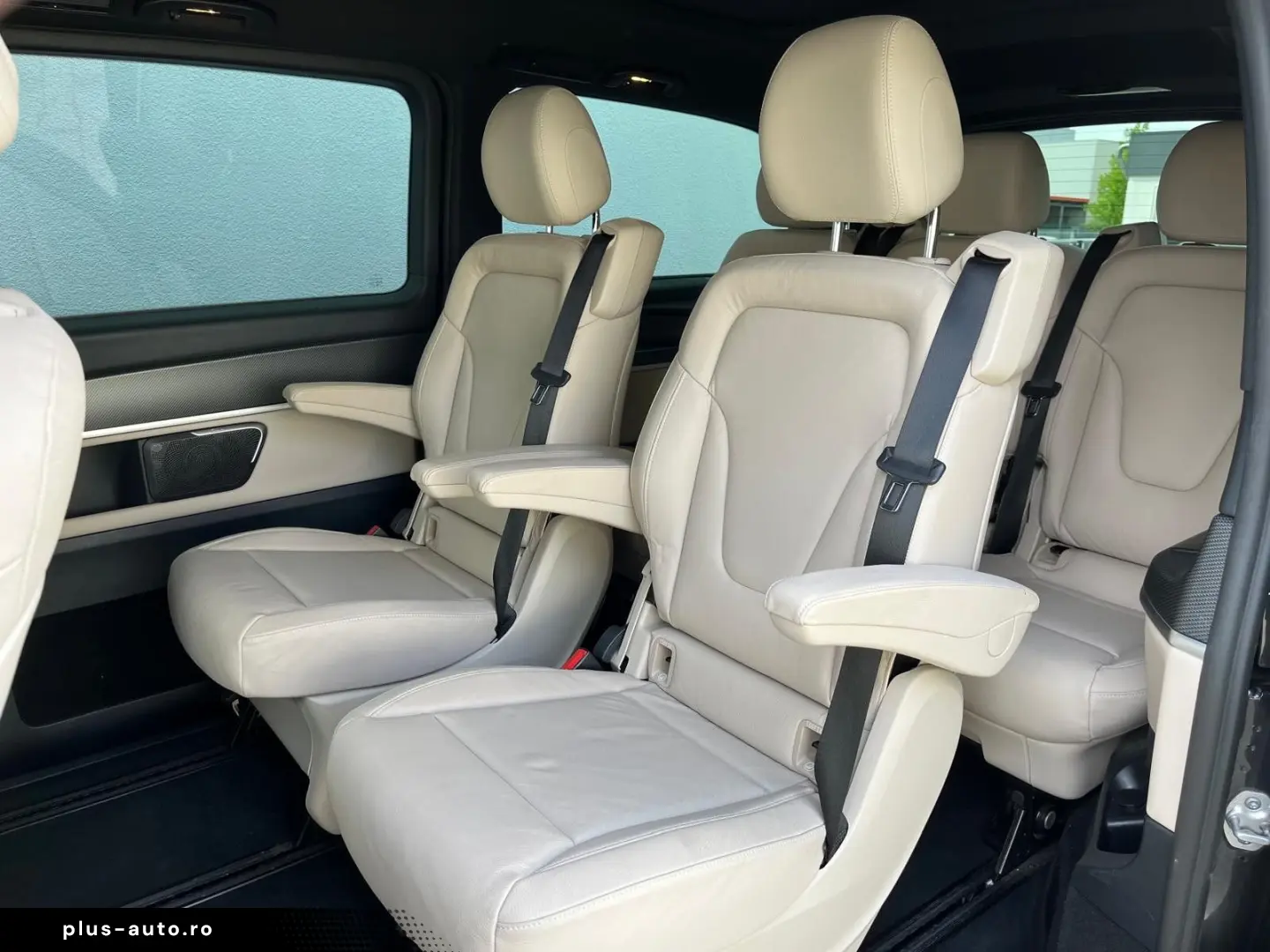 MERCEDES-BENZ V300 Avantgarde Edition AMG MBUX