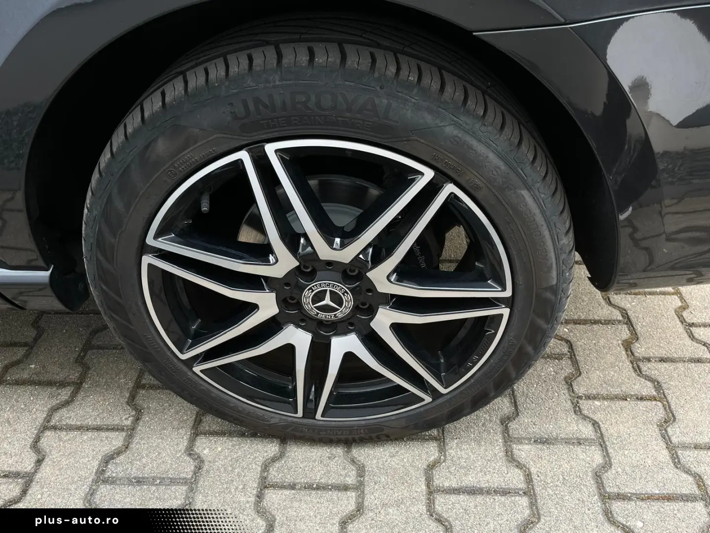 MERCEDES-BENZ V300 Avantgarde Edition AMG MBUX
