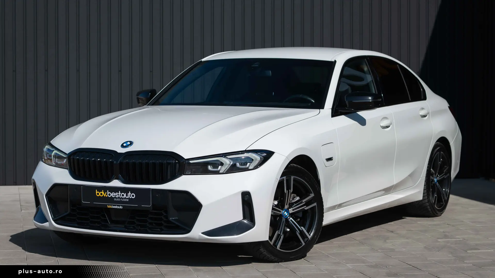 BMW Seria 3 330e xDrive Aut. M Sport