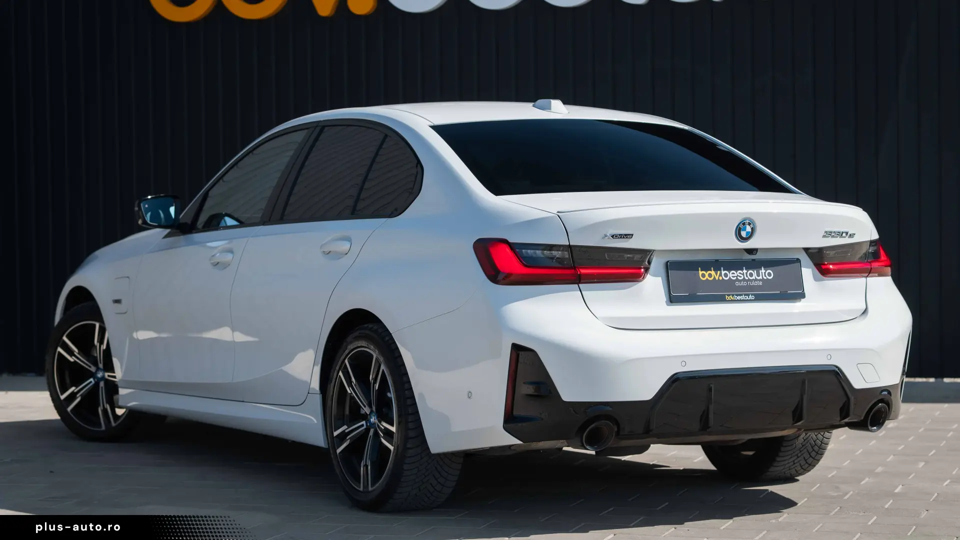 BMW Seria 3 330e xDrive Aut. M Sport