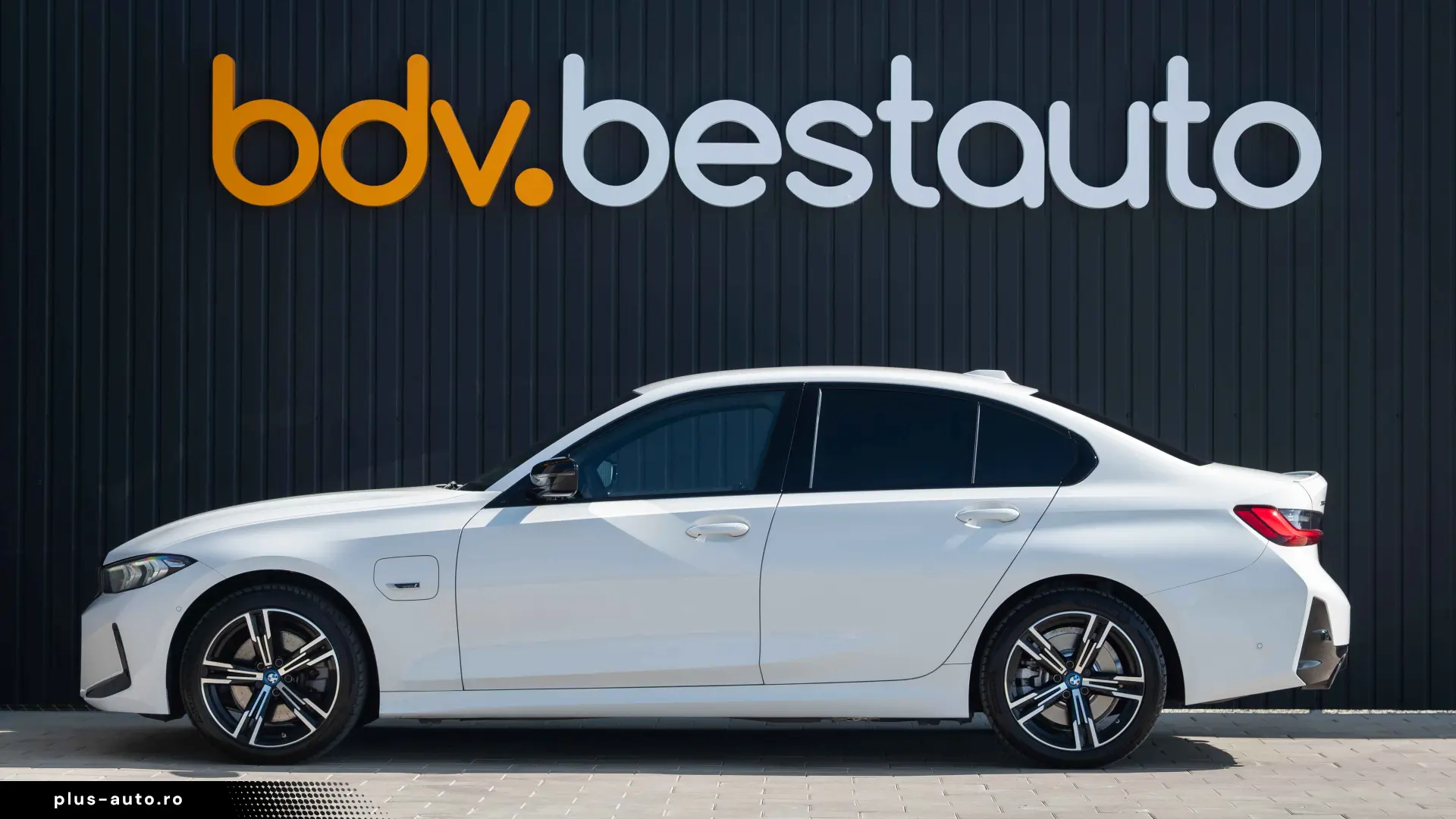 BMW Seria 3 330e xDrive Aut. M Sport