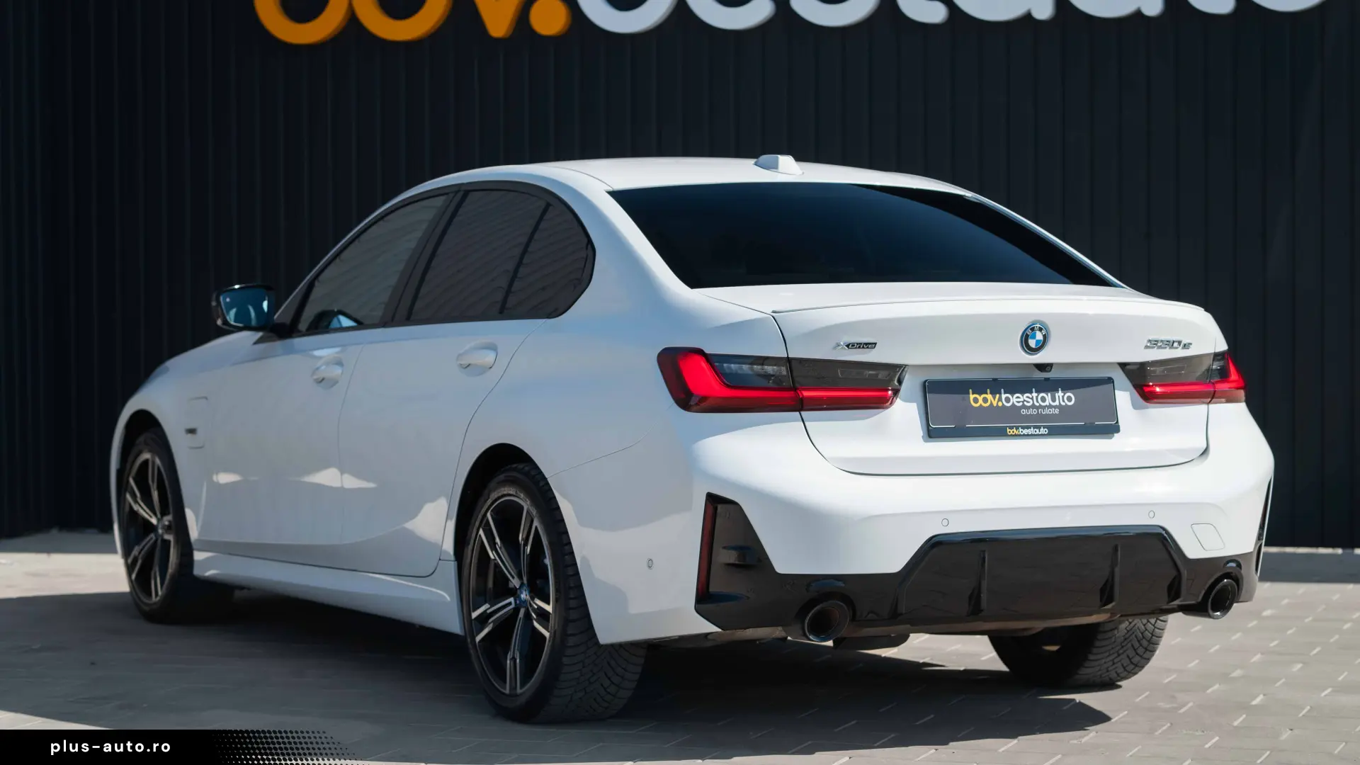 BMW Seria 3 330e xDrive Aut. M Sport