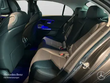 MERCEDES-BENZ C 400 e 4M AMG Night DigiLight Pano Di…