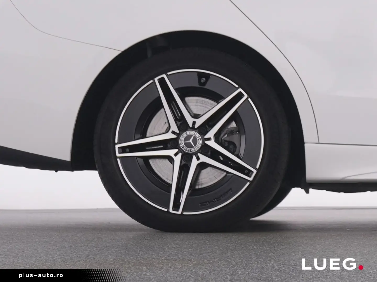 MERCEDES-BENZ C 300 e AMG MBUX LED-HP Night Sound Amb 360