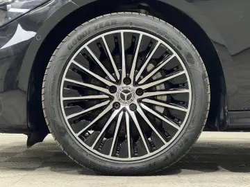 MERCEDES-BENZ CLE 300 e Coupe AMG Pano Digital Sound…