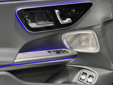 MERCEDES-BENZ CLE 300 e Coupe AMG Pano Digital Sound…