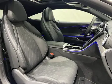 MERCEDES-BENZ CLE 300 e Coupe AMG Pano Digital Sound…