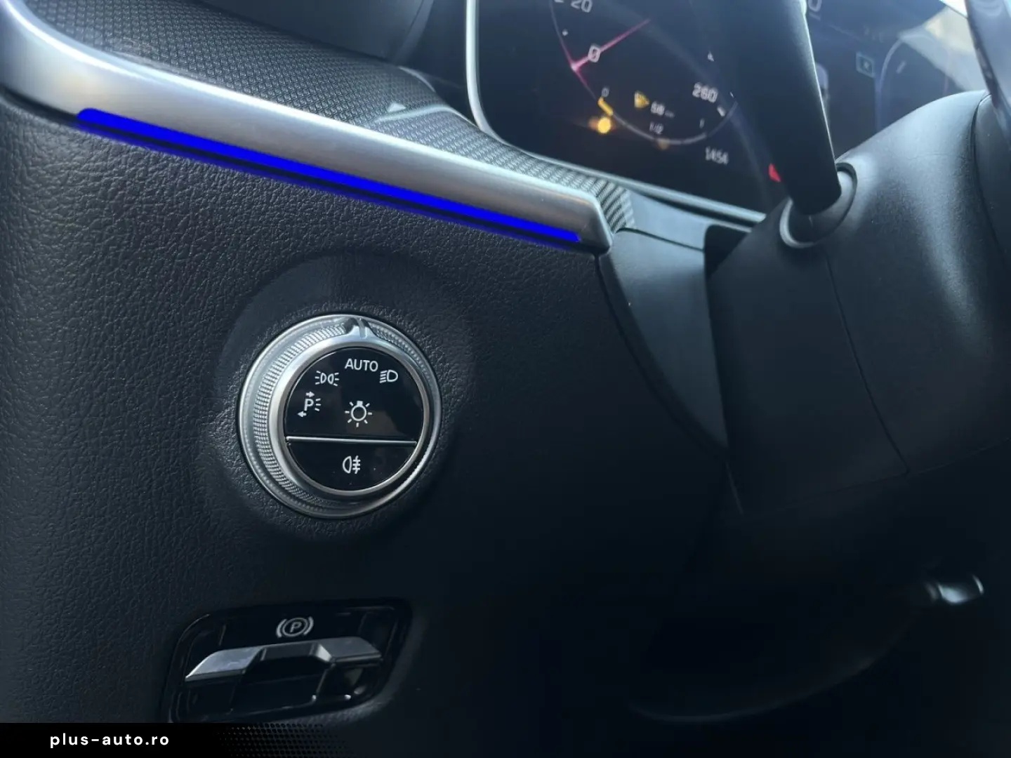 MERCEDES-BENZ C 300 e AMG NIGHT DIGI LIGHT TOTW AMBIENTE 360